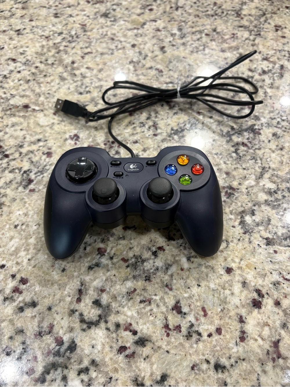 Logitech Gamepad F310 Wired controller P/N 840-000058 Good Working Condition